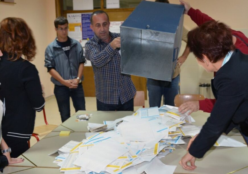 PONOVO RASPAKUJU IZBORNI ZAKON Referendum u Tesliću potvrdio sve manjkavosti izbornog procesa