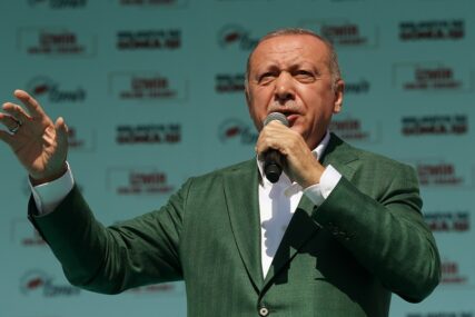 OPET U RATU SA MEDIJIMA Erdogan tuži francuski časopis koji ga je nazvao "ISKORJENITELJEM"