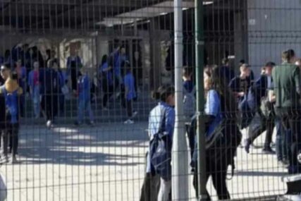 POLICIJA NA TERENU, ZGRADA EVAKUISANA Dojava o bombi u sarajevskoj srednjoj školi
