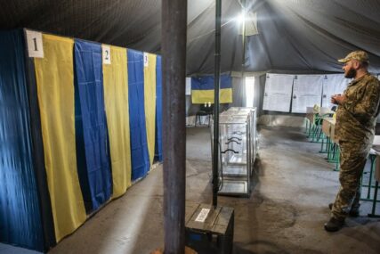 Komičar "već viđen" u drugom krugu predsjedničkih izbora u Ukrajini, Timošenkova vreba iz drugog plana