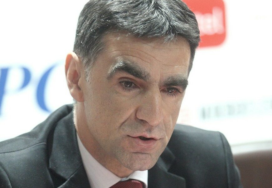 NJEGOVE IZJAVE IZAZIVALE SU REAKCIJE Zdravko Krsmanović je bio političar BEZ DLAKE NA JEZIKU