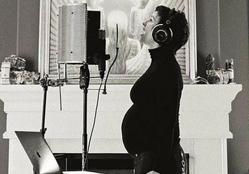 NIKAD NIJE KASNO Pjevačica je poslije dvije trudnoće imala problema sa depresijom, a sada u 45. godini čeka treće dijete