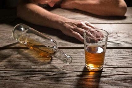 OPŠTI HAOS U "MERLIN MONRO" Policija zatekla 30 pijanih gostiju, vlasnica UHAPŠENA