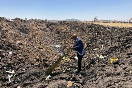PARIZ POKREĆE ISTRAGU U padu “Boinga 737” u Etiopiji nema preživjelih, OTVOREN KRIZNI CENTAR za porodice stradalih (FOTO)