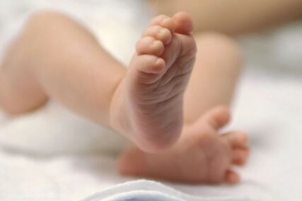 SVE JE MOGUĆE Posebnom metodom oplodnje rođena beba od TRI RODITELJA