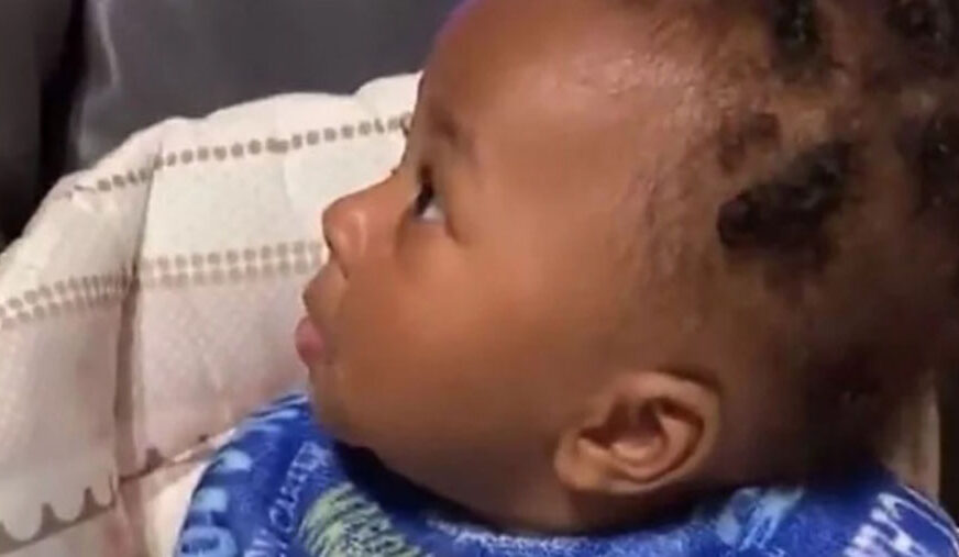 SMIJEH DO SUZA Beba prvi put vidjela tatinu novu frizuru, njena reakcija je hit (VIDEO)