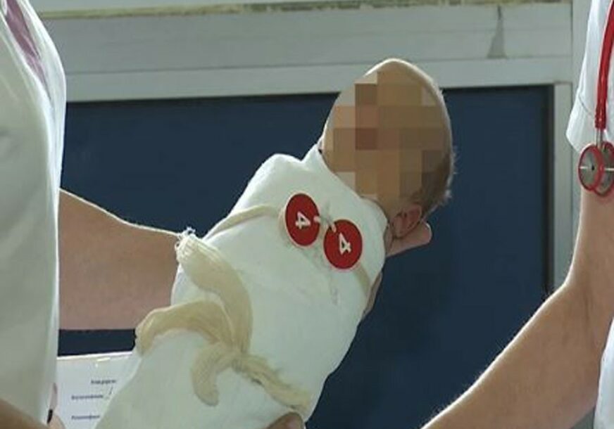 TUŽNO Pronađeno ostavljeno novorođenče ispred ulaza u džamiju