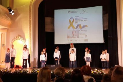 „PRUŽI MI RUKU“ Udruženje "Duga" iz Gradiške obilježava Svjetski dan osoba sa autizmom