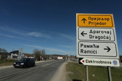 BAGERI ČEKAJU NA PROJEKAT I DOZVOLE Raskrsnica na odvajanju za naselja Ramiće i Dragočaj i dalje bez semafora