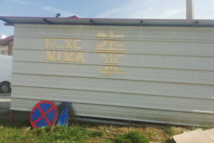 "OVO PONAŠANJE NE DOPRINOSI POMIRENJU" Gradonačelnik Prijedora osudio ispisivanje grafita na džamiji