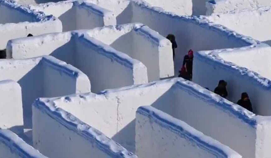 S MNOGO PERIPETIJA Evo kako izgleda pravi lavirint od snijega (VIDEO)