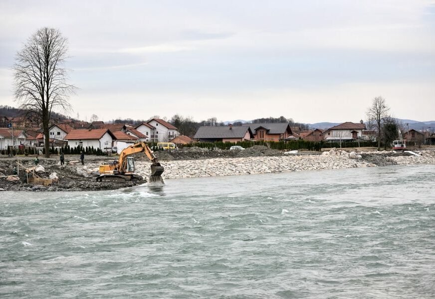 Uređenje korita rijeke Vrbas: Pri kraju izgradnja obaloutvrde u Priječanima