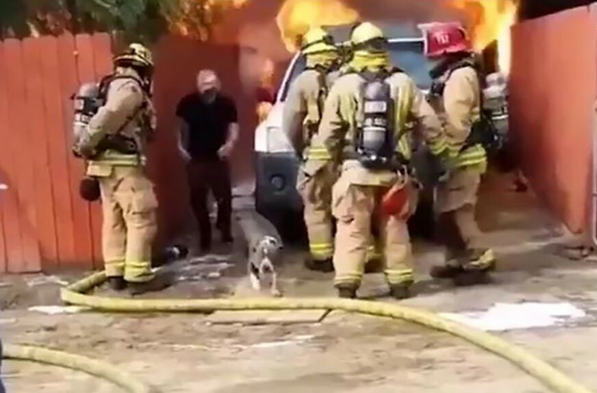 HEROJ GODINE Protrčao pored vatrogasaca, ušao u vatru i iz plamena izvadio NJU (VIDEO)