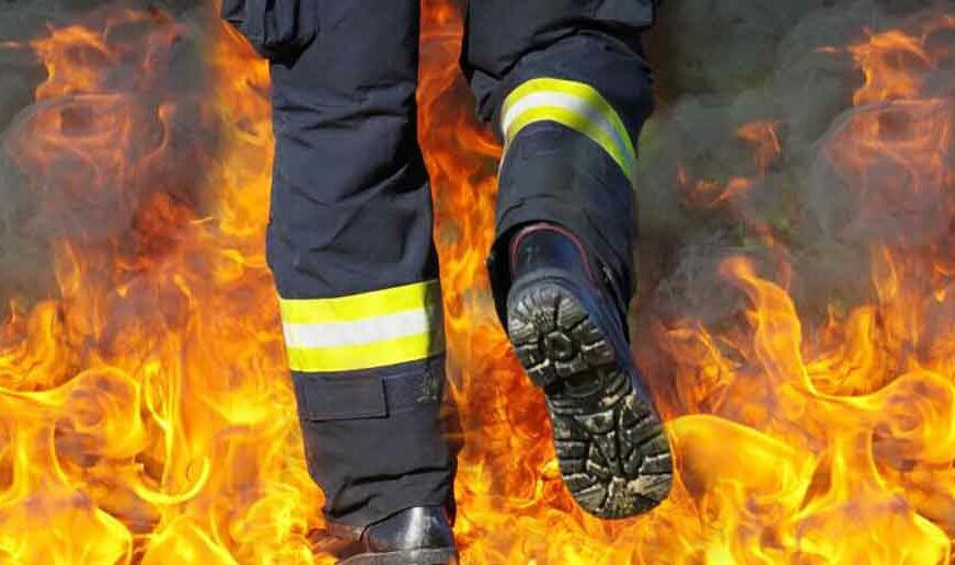 VELIKI POŽAR U NEBODERU Više od 120 vatrogasaca pokušava UGASITI BUKTINJU