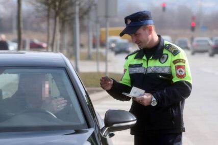ODUZETO SEDAM VOZILA Policija za samo 11 dana kaznila 10.600 nesavjesnih vozača