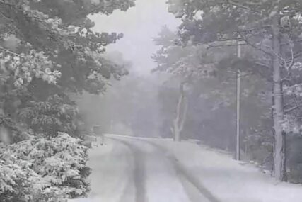 NEVRIJEME NA OSTRVU Na Braču je usred proljeća pao takav snijeg da sve izgleda kao da je tek POČELA ZIMA (VIDEO)