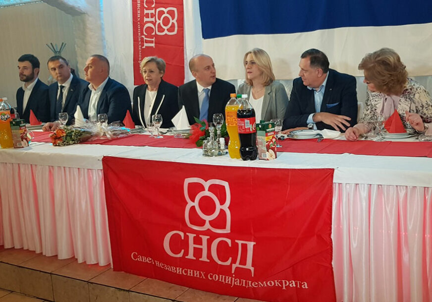 VRH SNSD U OMARSKOJ Dodik: Žene su odane i posvećene partiji