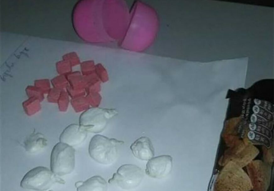 PRETRES U MODRIČI Policija u kući pronašla spid, marihuanu i "prašak roze boje"