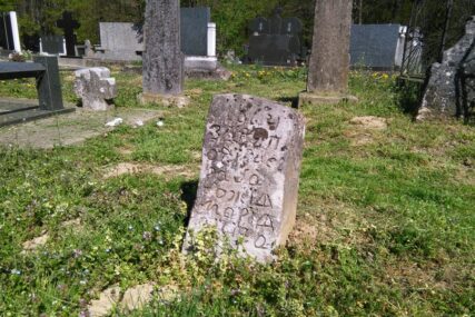 BIZARNO Iskopao grobne ostatke predaka kako bi napravio MJESTA ZA SEBE I SUPRUGU