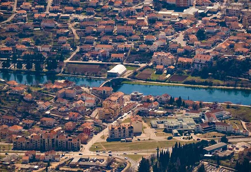  „NE PUŠTAJTE IH U KUĆU“ Sve više prevaranata u Hercegovini, policija izdala UPOZORENJE