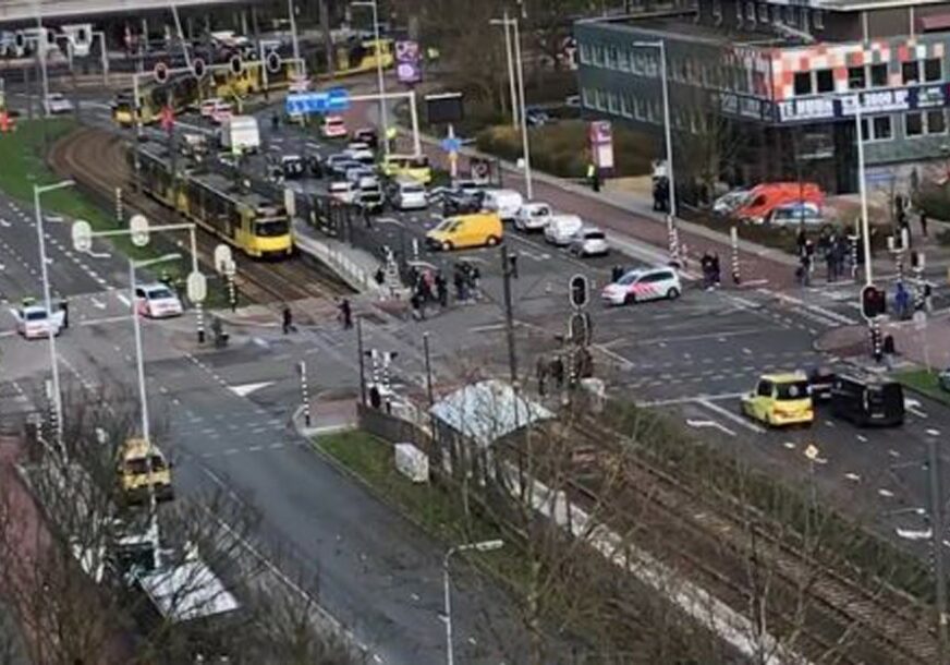 POTRAGA ZA TURČINOM Policija objavila fotografiju osumnjičenog za napad u tramvaju u Utrehtu  