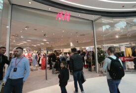 Loš početak ljeta: Švedski lanac trgovina odjećom H&M obavijestio o SLABOM RASTU PRIHODA, ovo je glavni razlog