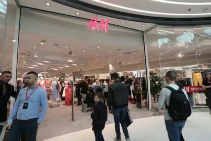 Loš početak ljeta: Švedski lanac trgovina odjećom H&M obavijestio o SLABOM RASTU PRIHODA, ovo je glavni razlog