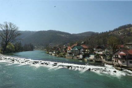 Unaprijeđen rad Hidrološke službe: Obavljena primopredaja ultrazvučnog mjerača vode