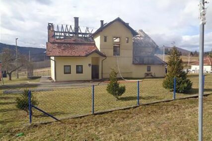 U TOKU SANACIJA Učenicima iz Podbrda izgorio krov na školi, na nastavu idu u Podrašnicu
