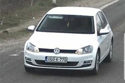 POLICIJA U POTRAZI ZA BIJELIM GOLFOM Ovo je auto koje vozi Benedi Đukanović (FOTO)