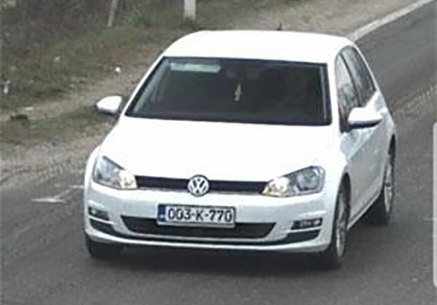 POLICIJA U POTRAZI ZA BIJELIM GOLFOM Ovo je auto koje vozi Benedi Đukanović (FOTO)