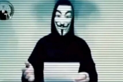 „OSLOBODITE ASANŽA!“ Anonimusi prijete osvetom zbog hapšenje osnivača Vikiliksa