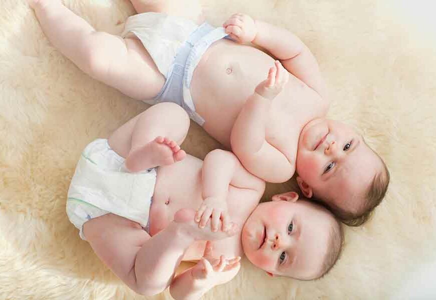 NEOBIČNA PRIČA DVIJE BEBE Maleni Andrea rođen čak dva mjeseca nakon JOŠ SITNIJEG brata blizanca