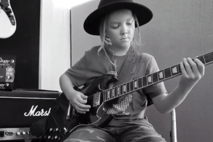 NEVJEROVATAN TALENAT Dječak (9) svira kantri hit "Tennessee Whiskey" (VIDEO)