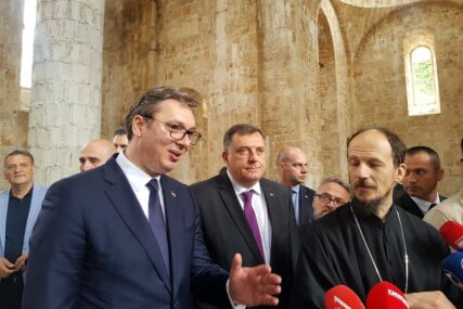 "VELIKI NACIONALNI ZNAČAJ ZA SRBE"  Vučić i Dodik obećali skori završetak obnove hrama