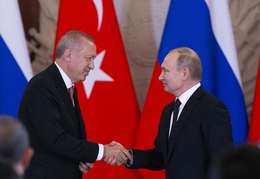 “RIZIK OD NOVE SIRIJE” Erdogan želi da razgovara sa Putinom o Libiji