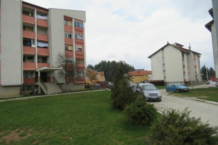 HERCEGOVCI NA NOGAMA Zemljotres prekinuo nastavu u Nevesinju i Mostaru, sa kuća PADALI DIMNJACI