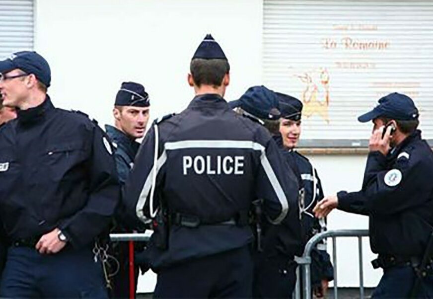 UBIO DVOJE LJUDI Francuska policija LIKVIDIRALA muškarca koji je nožem napadao prolaznike (VIDEO)