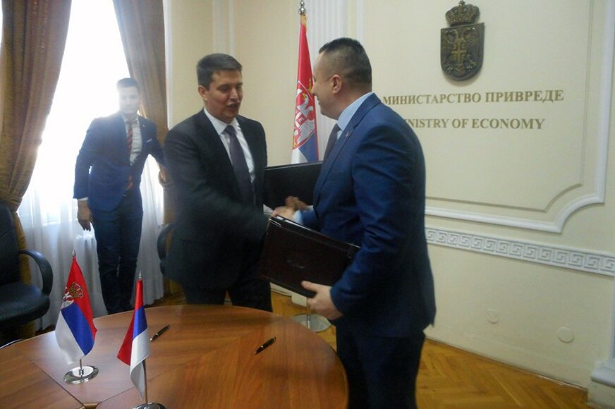 OJAČATI ODNOSE Potpisan Memorandum o intenziviranju saradnje Srpske i Srbije