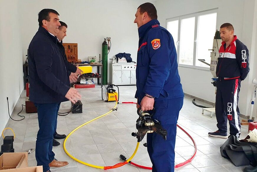 Vatrogasna jedinica u Vlasenici dobila alat za spasavanje