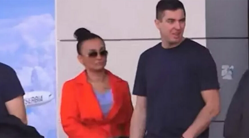 NE KRIJE OŽENJENOG LJUBAVNIKA Andreana Čekić sa novim momkom otišla pravo u stan