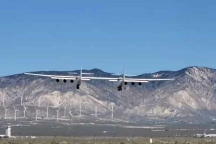 DETALJ NA NEBU ZA ISTORIJU Poleteo avion sa najvećim rasponom krila (VIDEO)