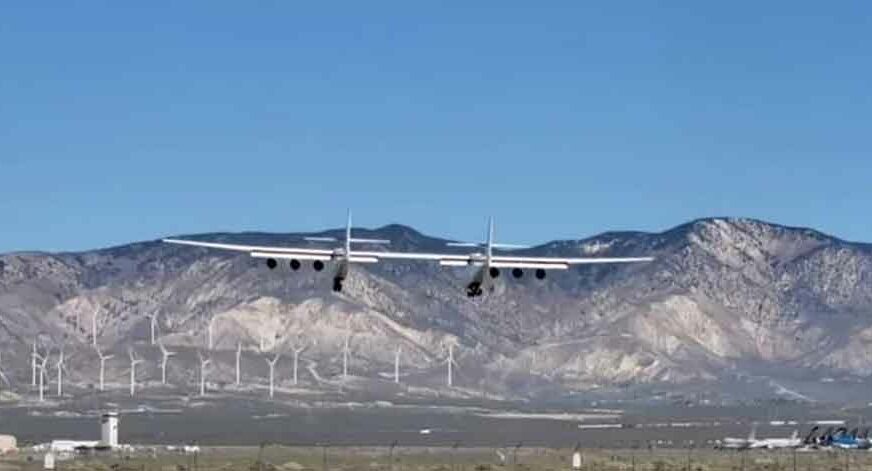 DETALJ NA NEBU ZA ISTORIJU Poleteo avion sa najvećim rasponom krila (VIDEO)