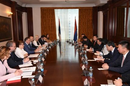 MOGUĆI PROJEKTI U ENERGETICI, INFRASTRUKTURI I AGRARU Dodik se sastao sa predsjednikom Kineske banke