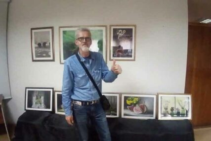 Radovi samoukog slikara ODUŠEVLJAVAJU: Rudar iz BiH stvara ČAROLIJU NA PLATNU (FOTO)