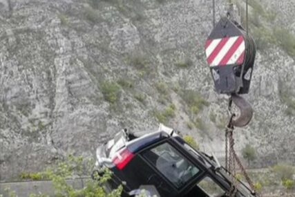 Mostar: Iz Neretve izvučen “golf 4” ukraden tokom noći