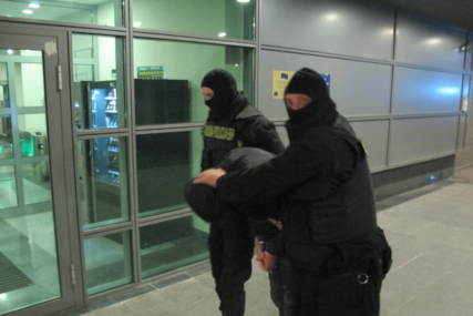 POLICIJA IMALA POSLA Na graničnim prelazima u BiH uhapšeno šest osoba