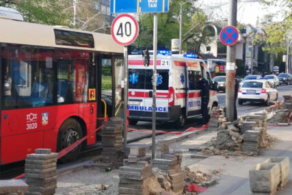 KAO DA VOZI KROMPIR Vozač autobusa naglo zakočio, povrijeđeno pet osoba