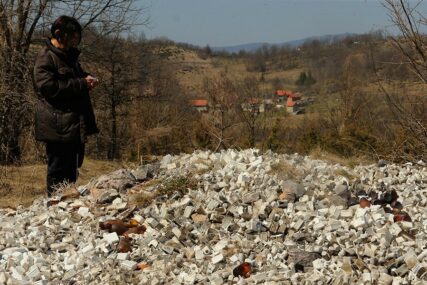 TAJNA DEPONIJE U JASENOVOM POTOKU Hrvati bacili stare lijekove, Srbi pokušavali da ih prodaju (FOTO, VIDEO)