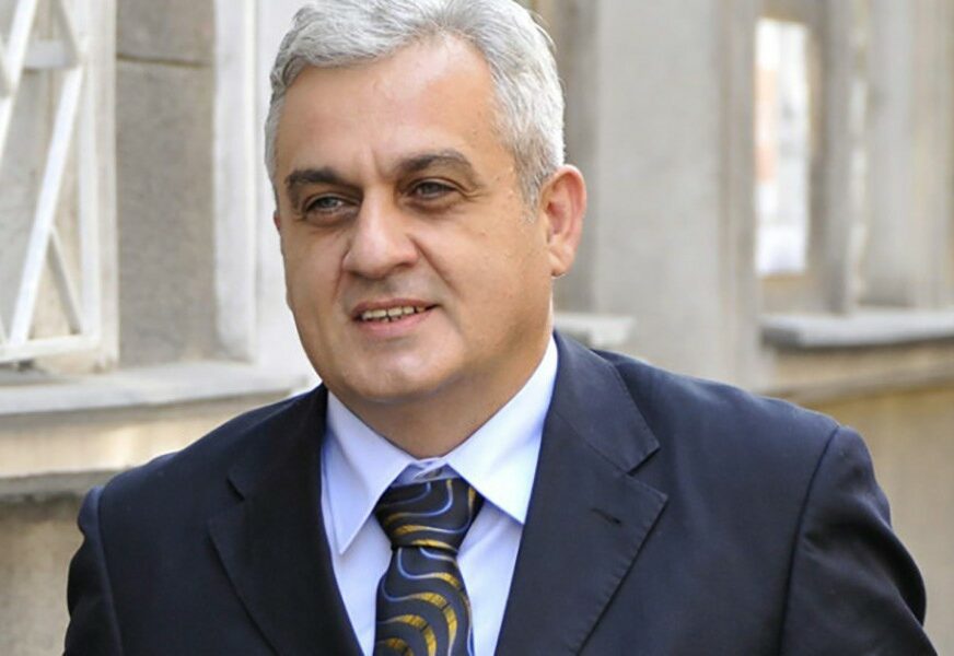 GUBITNIK DANA Ljubo Bešlić